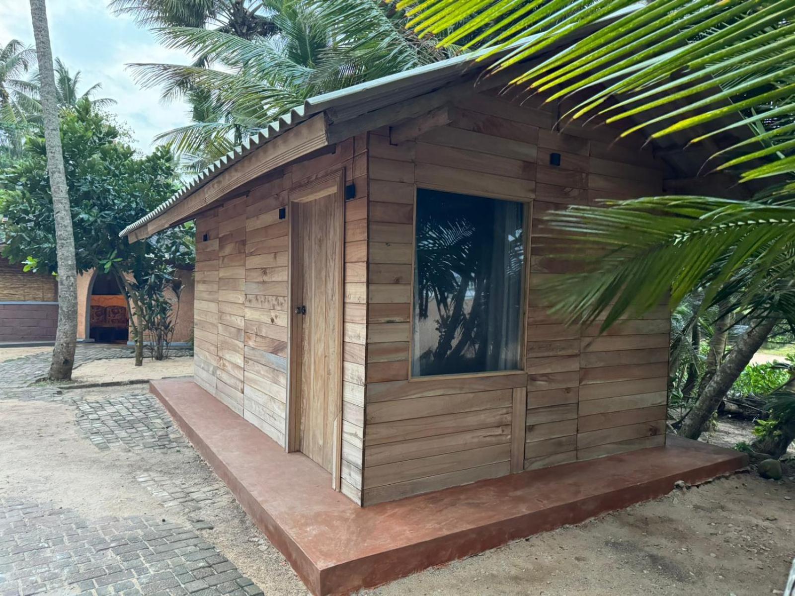 Coconut Bar Hotel Bentota Exterior photo