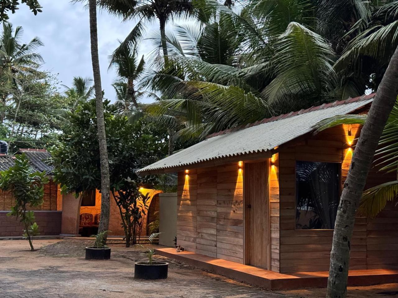 Coconut Bar Hotel Bentota Exterior photo