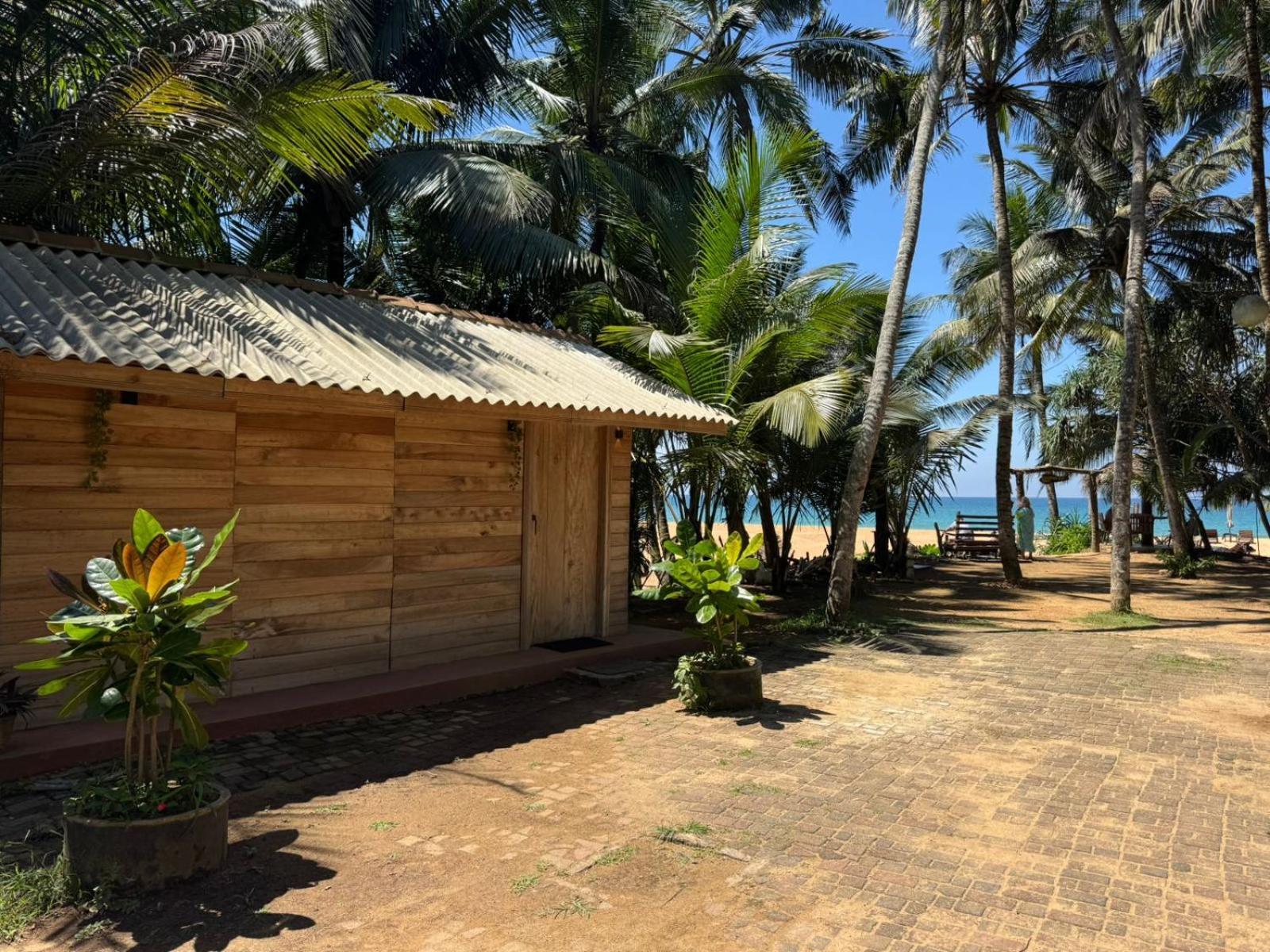 Coconut Bar Hotel Bentota Exterior photo
